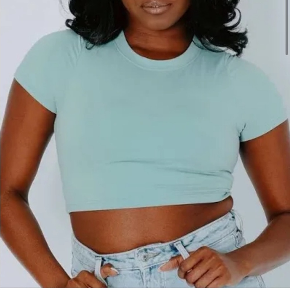 Klassy Network T-Shirt Brami (Crop) Light Blue, Size Large - Picture 7 of 7